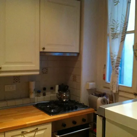 Leoni Apartment