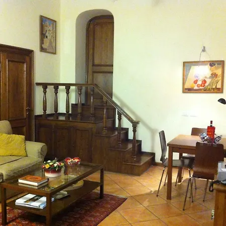 Leoni Apartment
